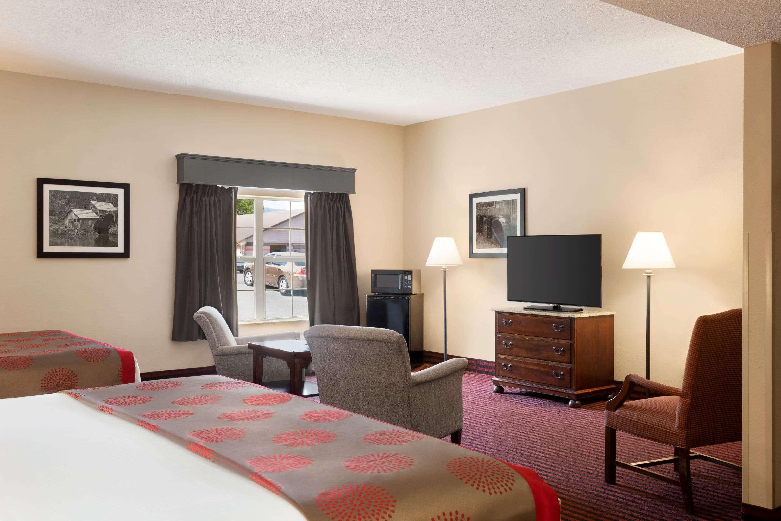 Hotel Ramada By Wyndham Pigeon Forge North Exterior foto