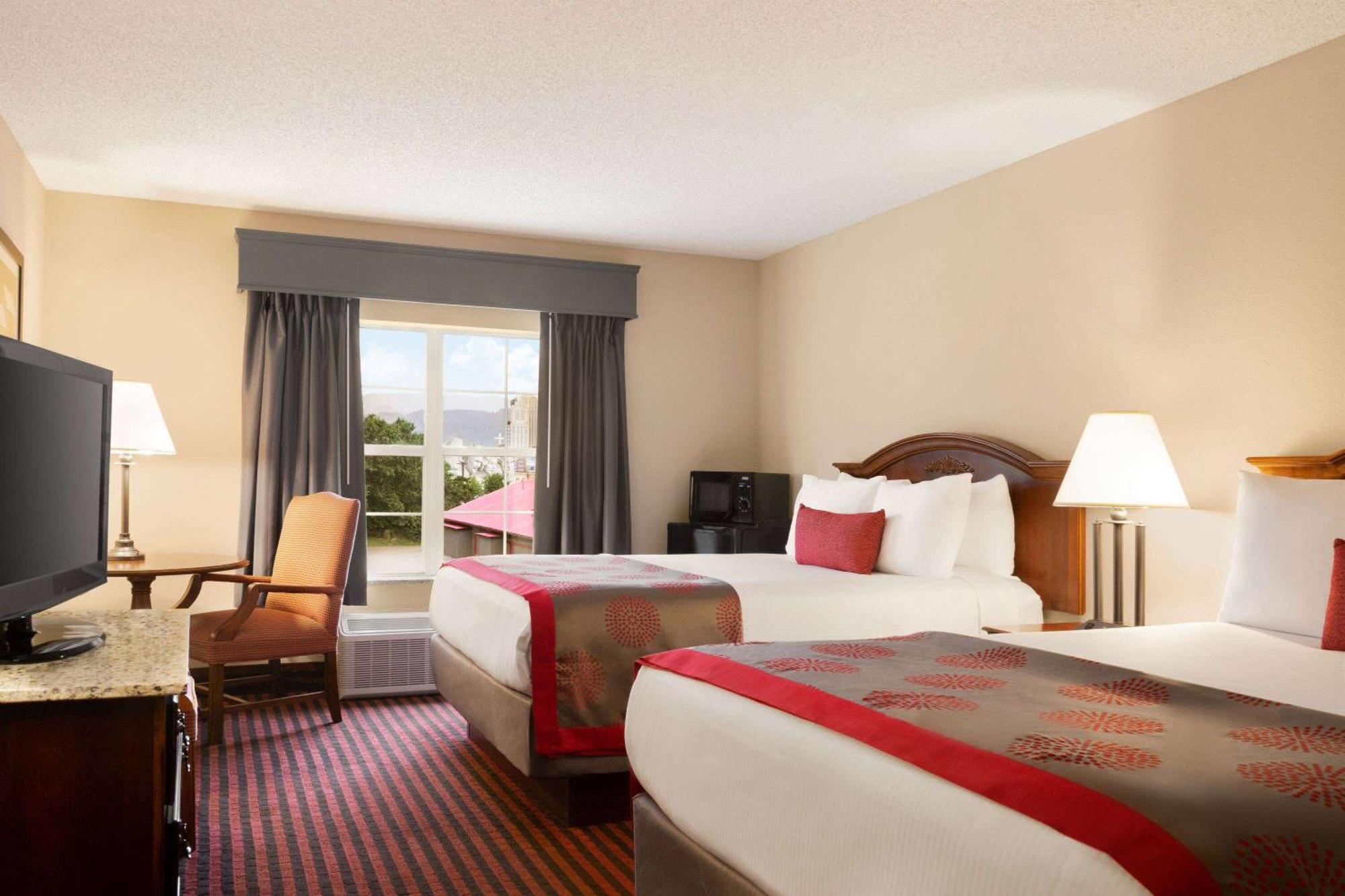 Hotel Ramada By Wyndham Pigeon Forge North Exterior foto
